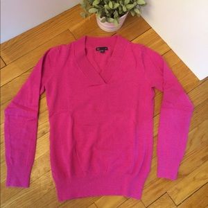 Soft Gap Vneck Sweater - Small